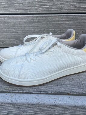 SUAVS The 247 White Travel Color block Sneaker Shoes yellow women's sz. 8